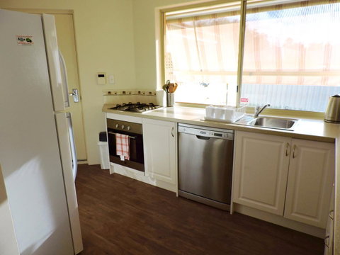 Silver Gull Family Retreat - Accommodation Search 1