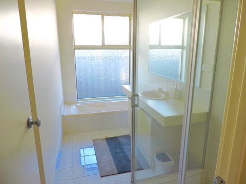 Silver Gull Family Retreat - Accommodation Search 10