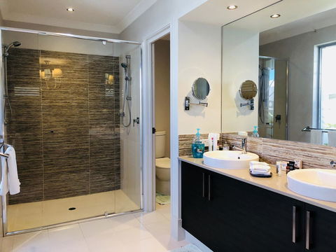 Magnificent Beach Retreat - Accommodation Search 11