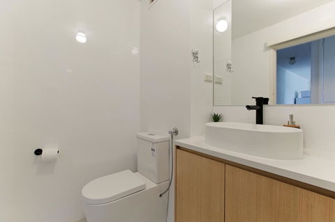 SEA BREEZE â€“ Between Cottesloe Beach & Swan River - Accommodation Search 3