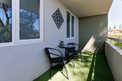 SEA BREEZE â€“ Between Cottesloe Beach & Swan River - Accommodation Search 12