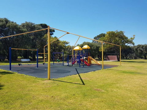 SEA BREEZE â€“ Between Cottesloe Beach & Swan River - Accommodation Search 20