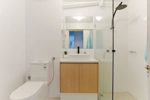 SEA BREEZE â€“ Between Cottesloe Beach & Swan River - Accommodation Search 5