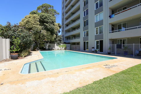 SEA BREEZE â€“ Between Cottesloe Beach & Swan River - Accommodation Search 4