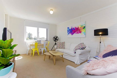 SEA BREEZE â€“ Between Cottesloe Beach & Swan River - Accommodation Search 10