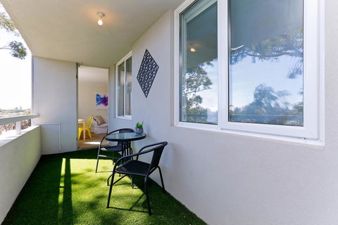 SEA BREEZE â€“ Between Cottesloe Beach & Swan River - Accommodation Search 2