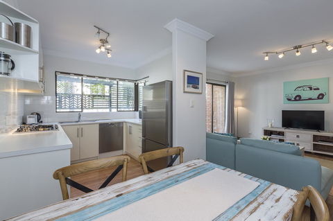 Cottesloe Sea Salt Abode - Executive Escapes - Accommodation Search 7