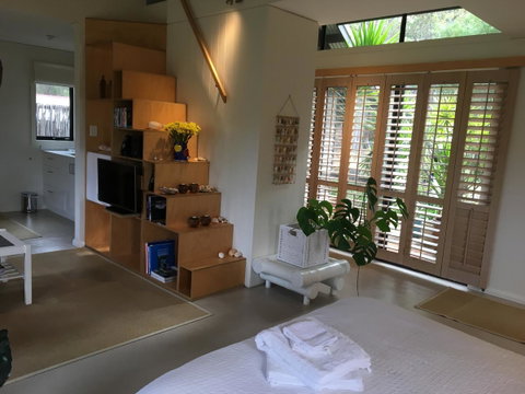 DESIGNER'S STUDIO - Accommodation Search 4