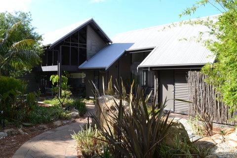 DESIGNER'S STUDIO - Accommodation Search 13