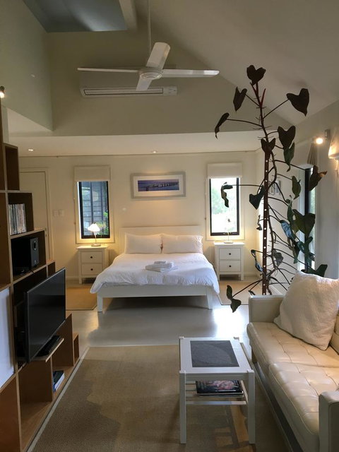 DESIGNER'S STUDIO - Accommodation Search 0