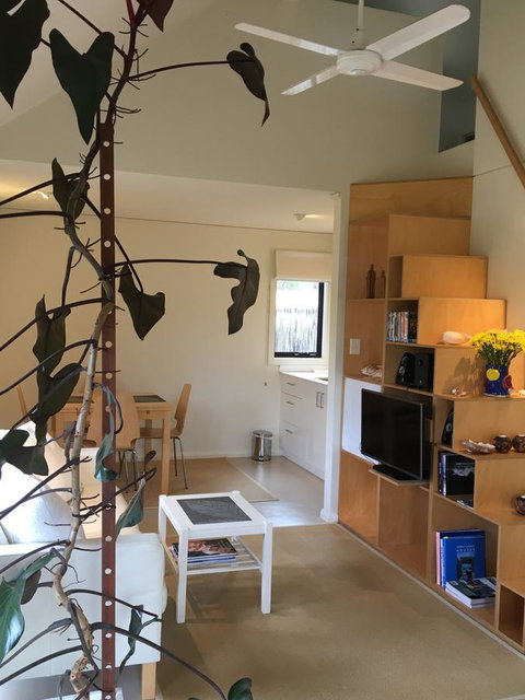 DESIGNER'S STUDIO - Accommodation Search 18
