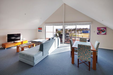 Seashells Mandurah - Accommodation Search 3