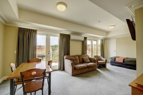 The Jetty Resort - Accommodation Search 24