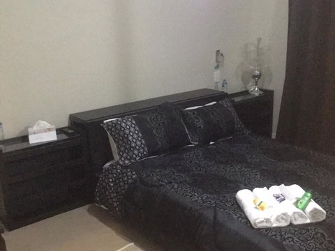 Ascot Home - Accommodation Search 4