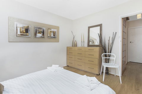 Gorgeous 26 1 Bed Designer Fitout Perfect Location - Accommodation Search 28