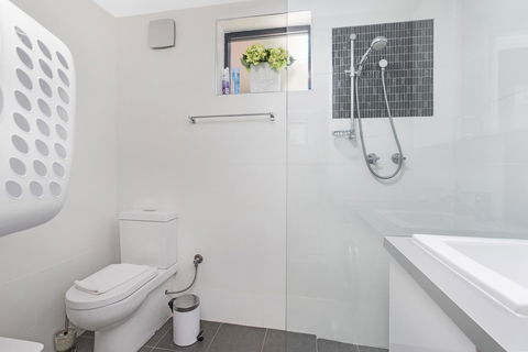 Gorgeous 26 1 Bed Designer Fitout Perfect Location - Accommodation Search 29
