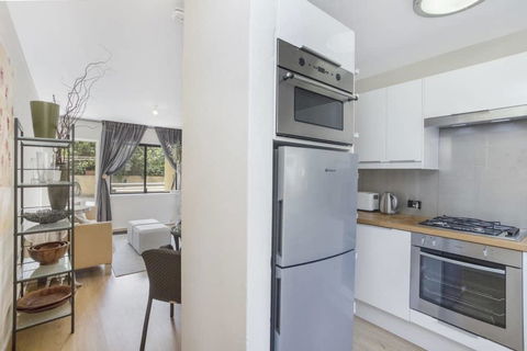 Gorgeous 26 1 Bed Designer Fitout Perfect Location - Accommodation Search 32