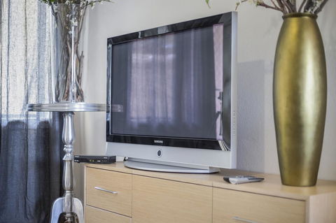 Gorgeous 26 1 Bed Designer Fitout Perfect Location - Accommodation Search 3