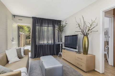 Gorgeous 26 1 Bed Designer Fitout Perfect Location - Accommodation Search 14