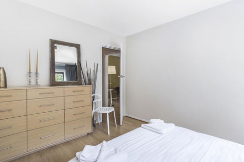 Gorgeous 26 1 Bed Designer Fitout Perfect Location - Accommodation Search 17