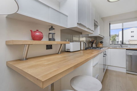Gorgeous 26 1 Bed Designer Fitout Perfect Location - Accommodation Search 16