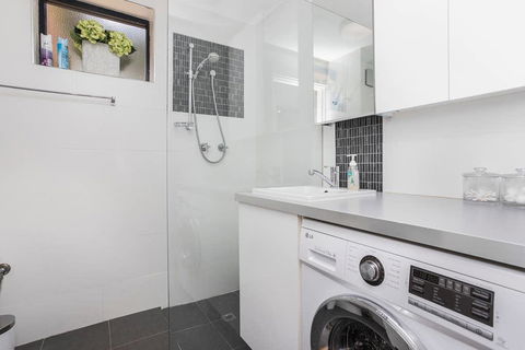 Gorgeous 26 1 Bed Designer Fitout Perfect Location - Accommodation Search 36