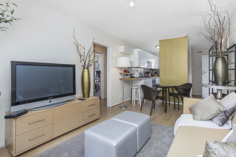 Gorgeous 26 1 Bed Designer Fitout Perfect Location - Accommodation Search 20