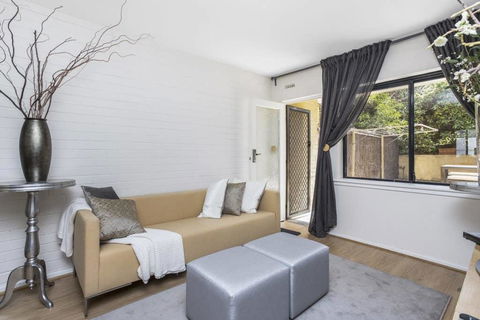Gorgeous 26 1 Bed Designer Fitout Perfect Location - Accommodation Search 41