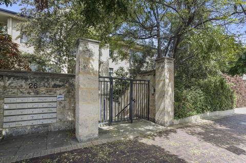 Gorgeous 26 1 Bed Designer Fitout Perfect Location - Accommodation Search 30