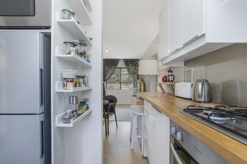 Gorgeous 26 1 Bed Designer Fitout Perfect Location - Accommodation Search 7