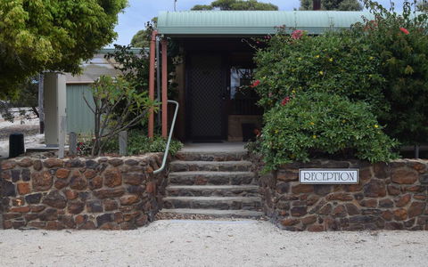 Hopetoun Motel & Chalet Village - Accommodation Search 9