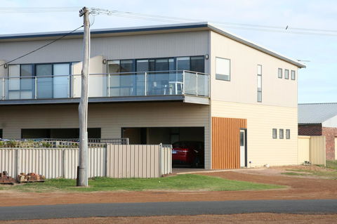 Hopetoun Motel & Chalet Village - Accommodation Search 21