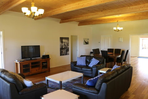 Burton Farmhouse - Accommodation Search 12
