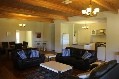 Burton Farmhouse - Accommodation Search 0