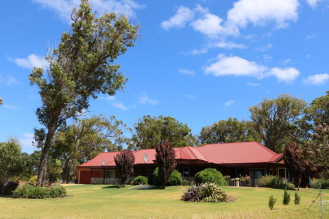 Burton Farmhouse - Accommodation Search 8