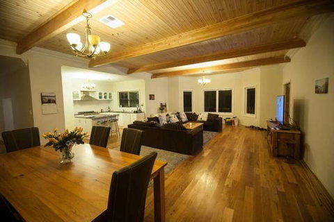 Burton Farmhouse - Accommodation Search 9