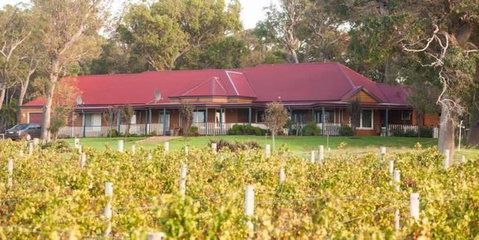Burton Farmhouse - Accommodation Search 10