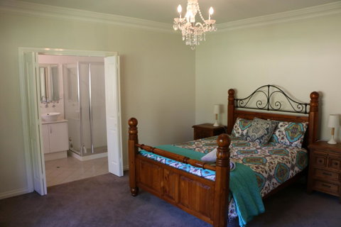 Burton Farmhouse - Accommodation Search 4
