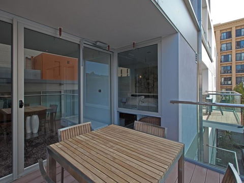 Astra Apartments Perth - Zenith - Accommodation Search 3
