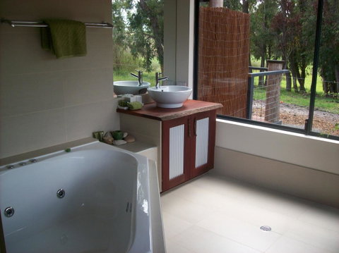 SilverSprings Spa Retreat Pet Friendly Cottages And Glampings - Accommodation Search 5