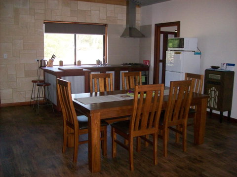 SilverSprings Spa Retreat Pet Friendly Cottages And Glampings - Accommodation Search 8