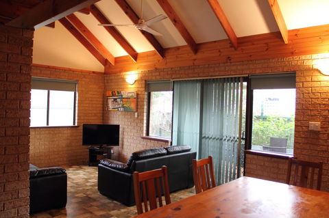 Kestrel Chalets - Accommodation Search 8