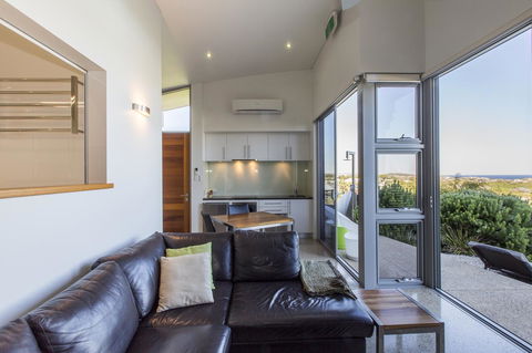 Aquatic Visions - Accommodation Search 10