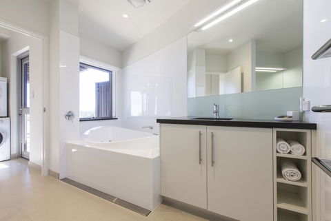 Aquatic Visions - Accommodation Search 19