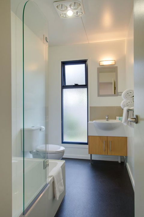 Swansea Beach Chalets - Accommodation Search 9