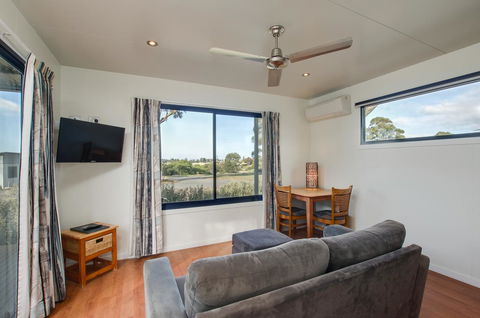 Swansea Beach Chalets - Accommodation Search 8