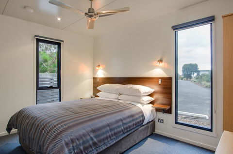 Swansea Beach Chalets - Accommodation Search 14