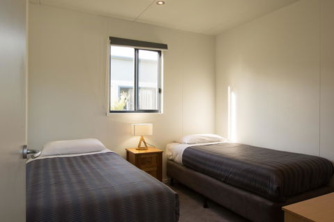 Swansea Beach Chalets - Accommodation Search 3