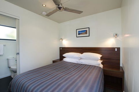 Swansea Beach Chalets - Accommodation Search 20