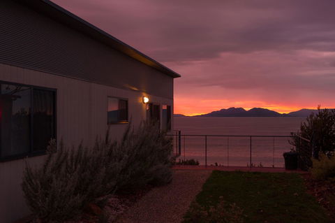 Swansea Beach Chalets - Accommodation Search 38